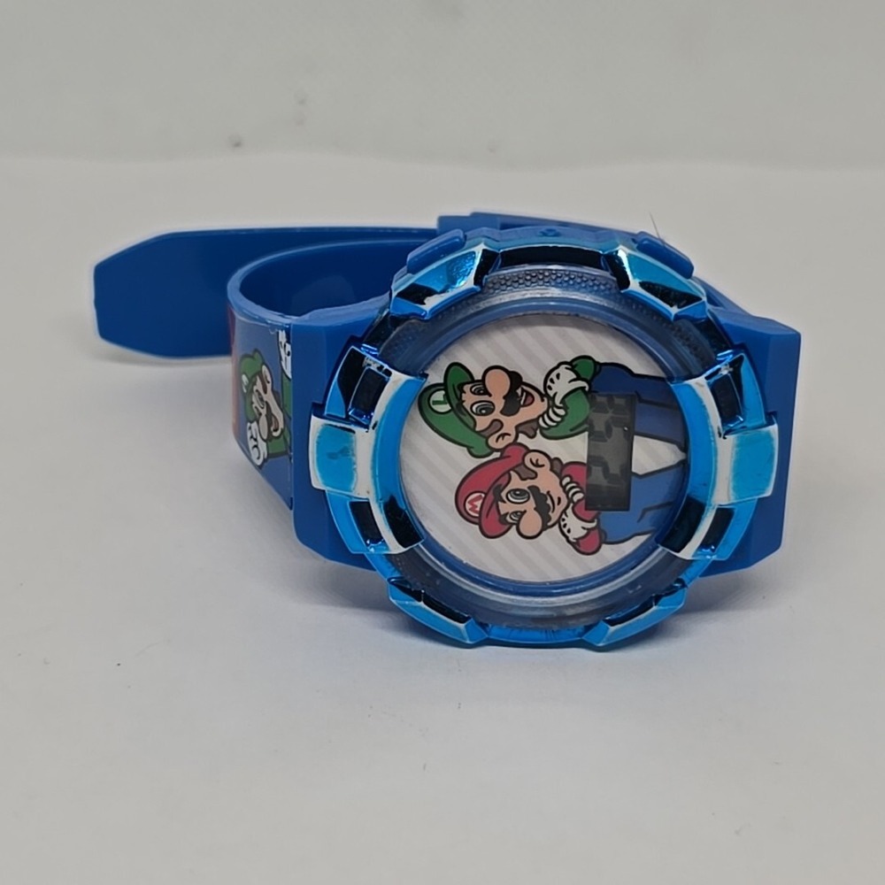 Nintendo Super Mario Bros Digital Watch GSM4227WM Accutime Flashing LCD Blue